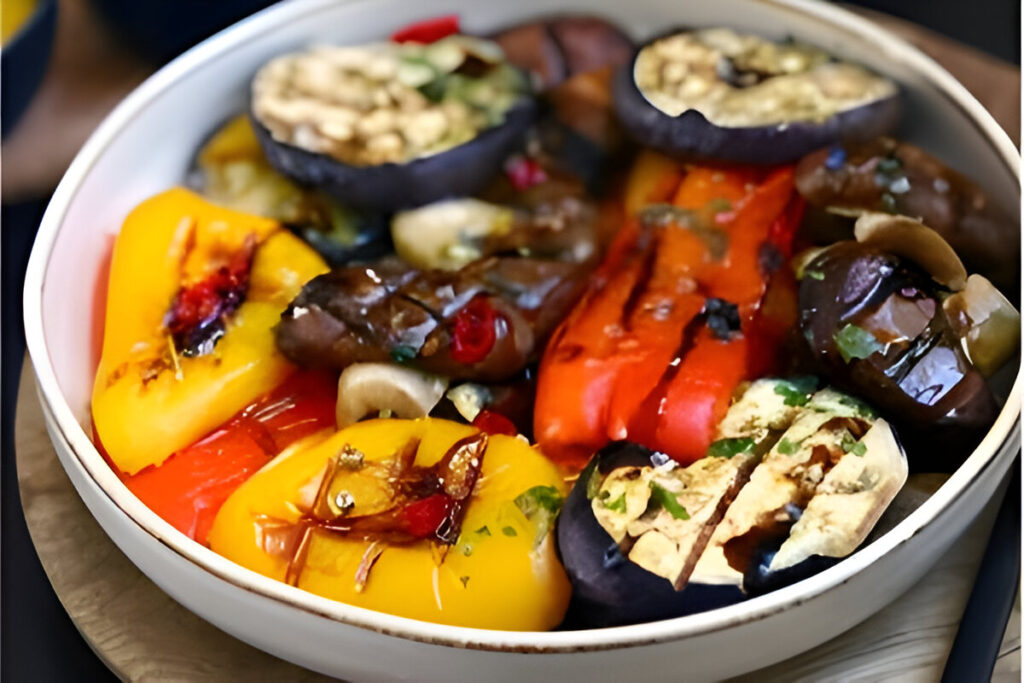 Verduras asadas al horno con aceite de oliva, romero y tomillo, coloridas y crujientes