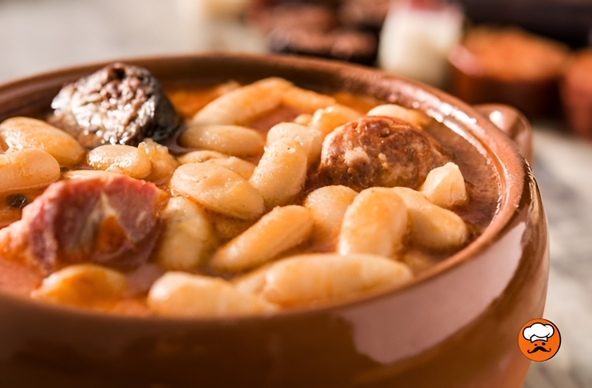 Fabada española con alubias blancas, chorizo y morcilla