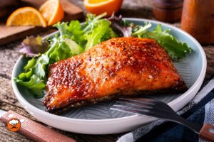 Salmón glaseado al horno con naranja y jengibre fresco