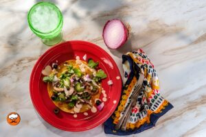 Taco de pulpo mexicano con salsa fresca en tortilla de maíz