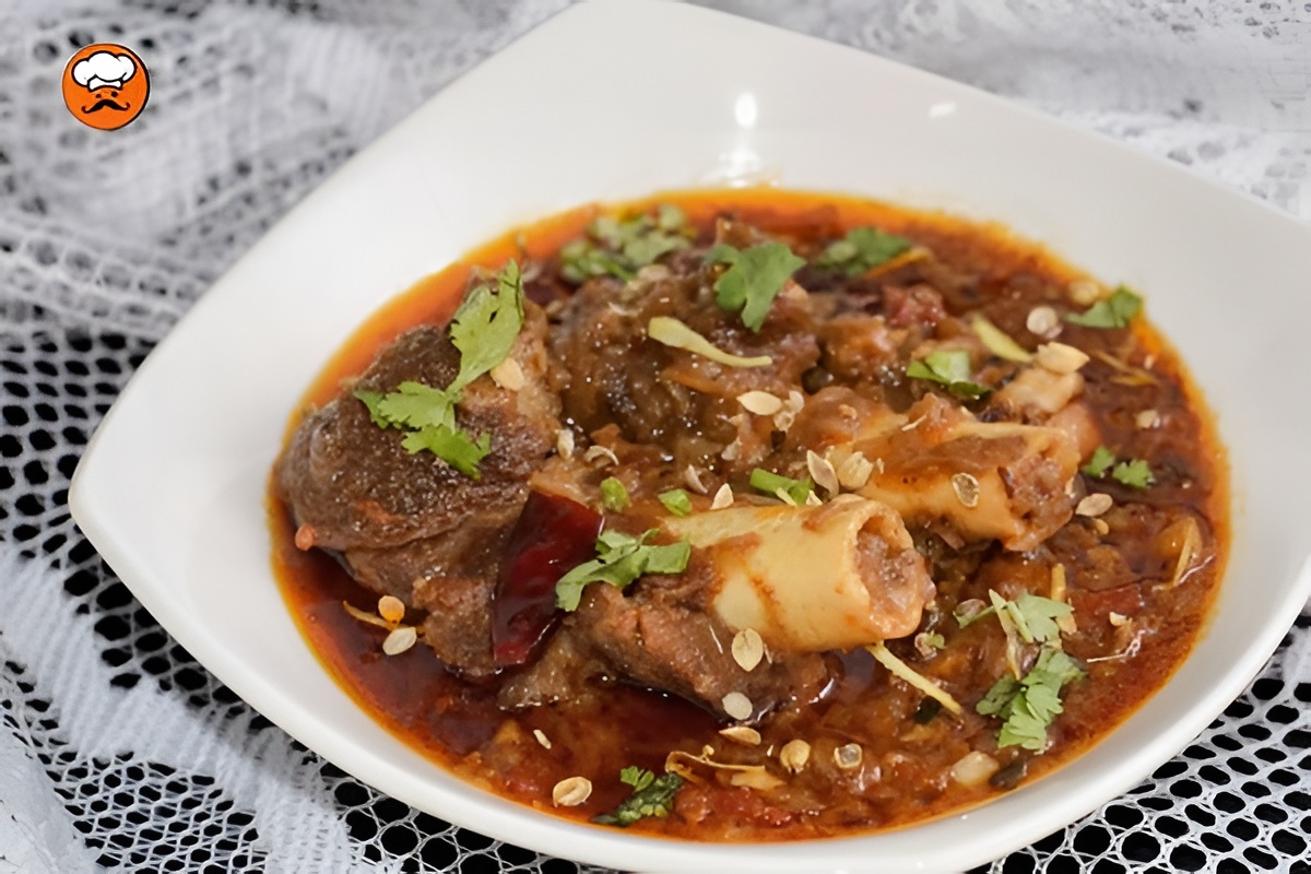 Estofado de cordero con papas zanahoria y salsa espesa