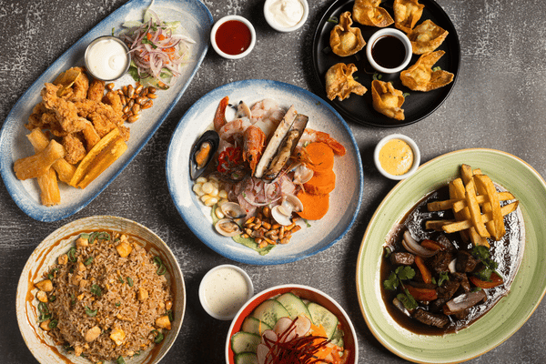 Recetas de comida peruana con ceviche, mariscos, arroz, frituras y salsas tradicionales.